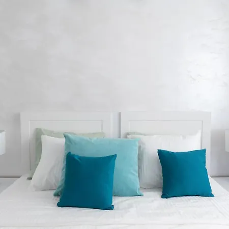 Central Exquisite White Apartament